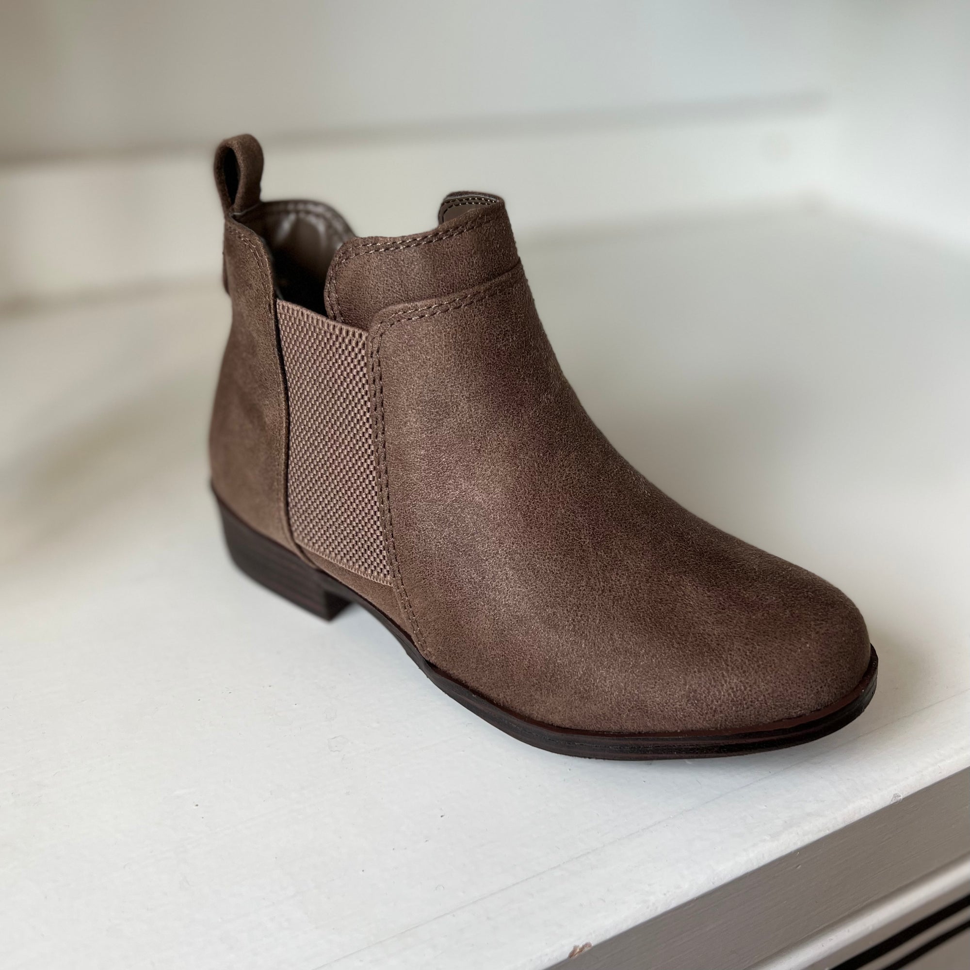 Little Flynn Ankle Bootie | Taupe Brown