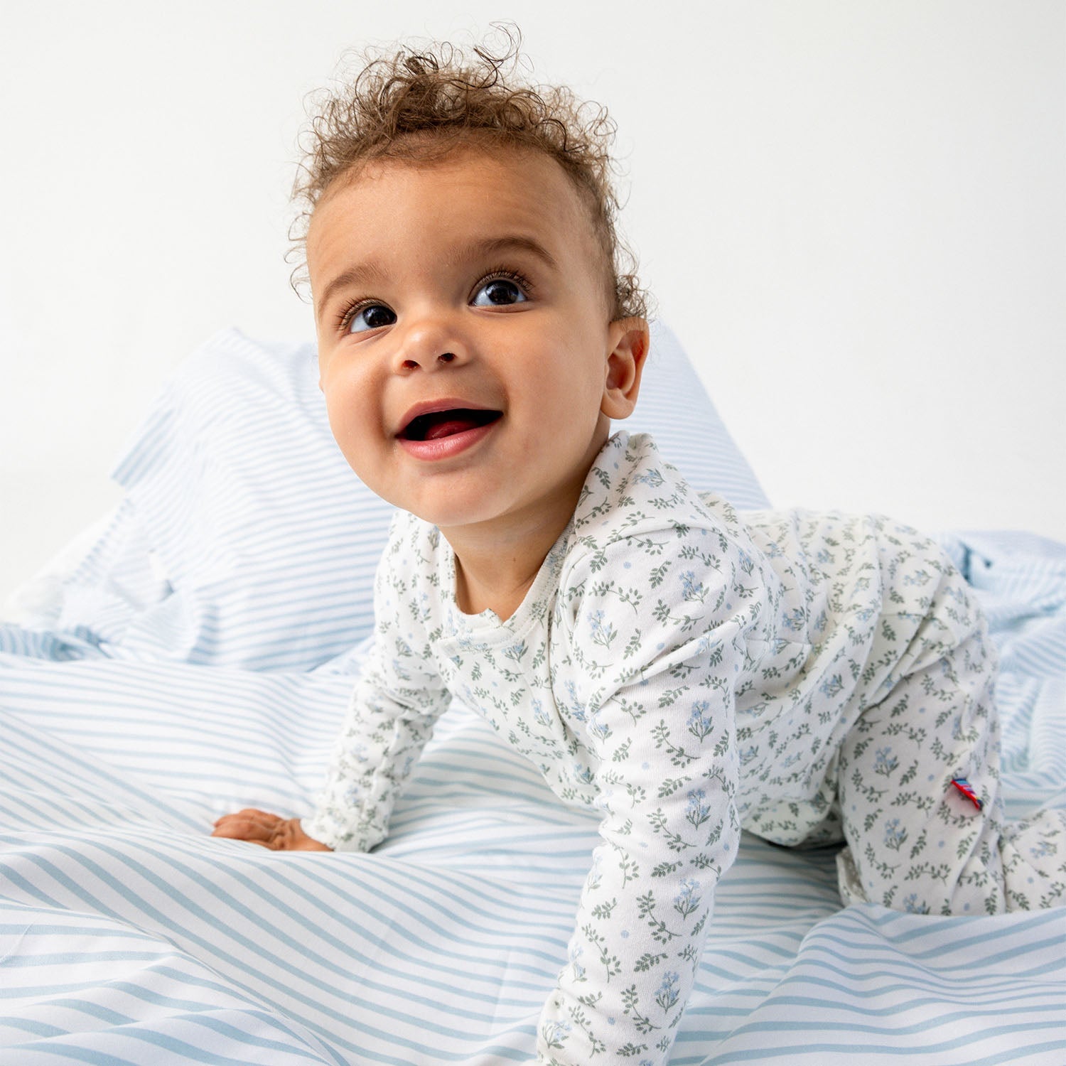 Eloise Organic Cotton Magnetic Footie