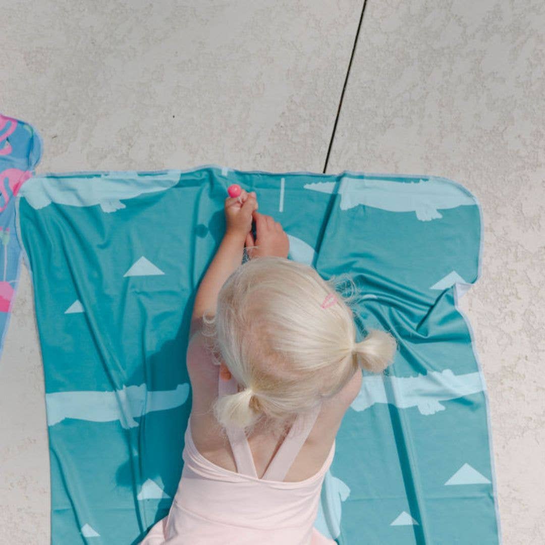 Kids UPF 50+ Pool & Beach Towel with Hood | Later Gator