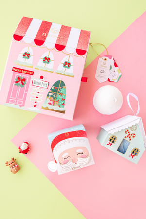 Santa Claus is Coming to Town Surprise Boxed Bath Bomb