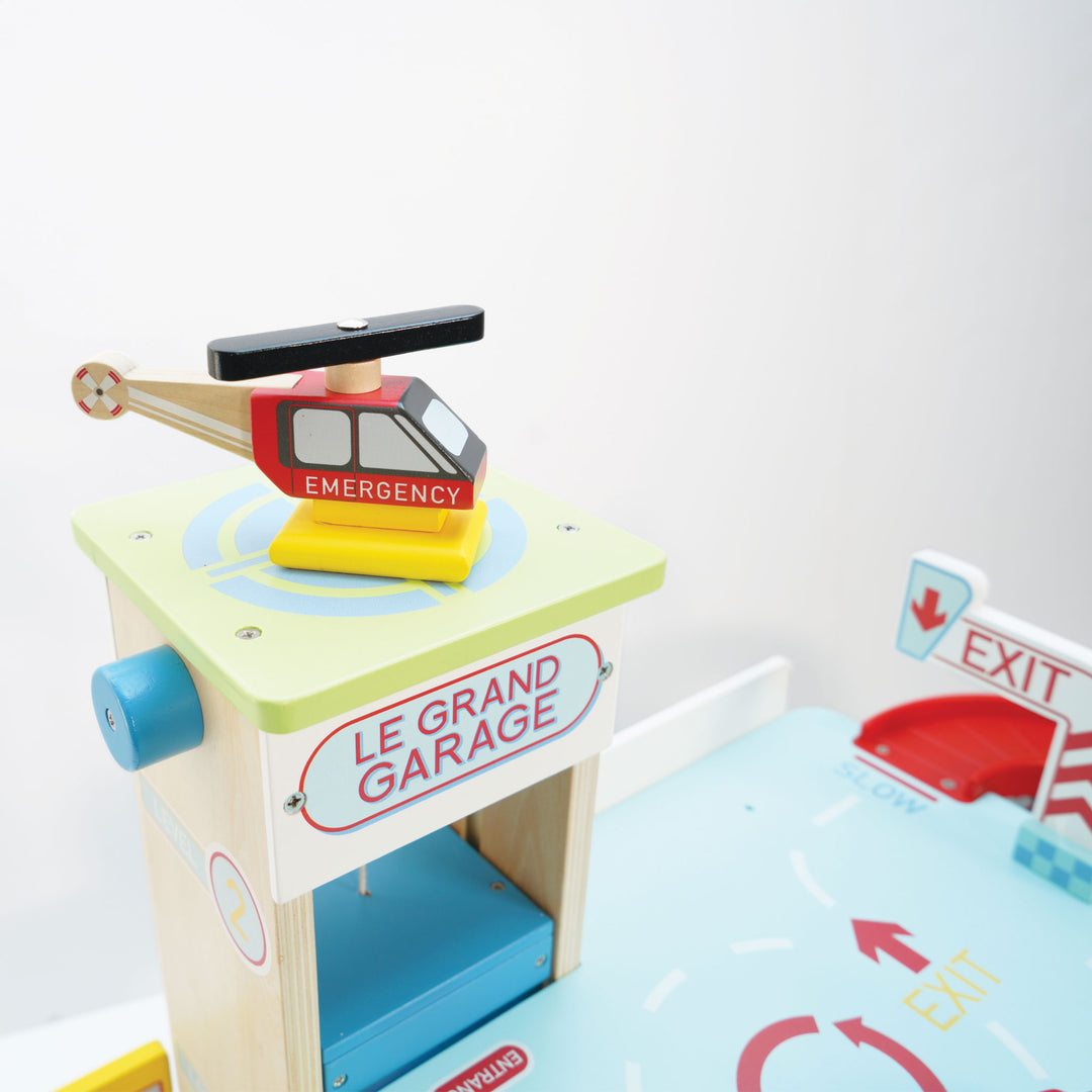 Le Grand Wooden Toy Car Garage